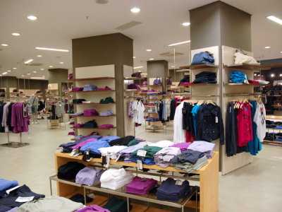 temporary-store-benetton-foggia15